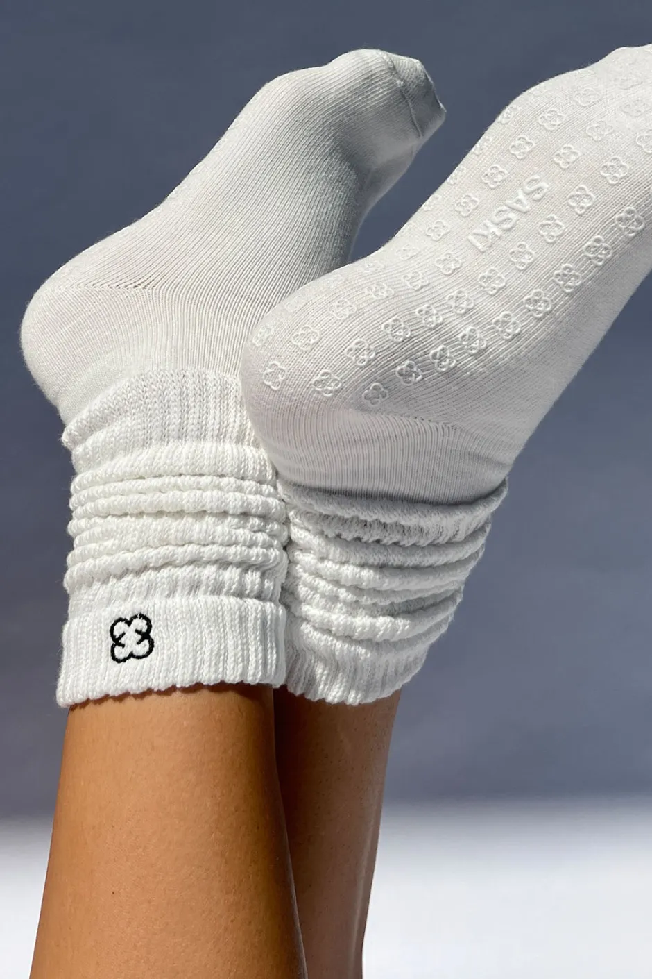 SASKI Accessories | Slouchy Grip Socks | White